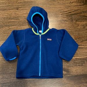 2t Patagonia zip up jacket with hood